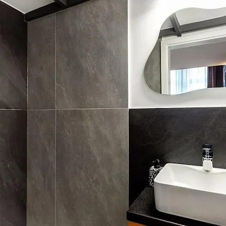 Xiii Shades Pink Flamingo * Будапешт