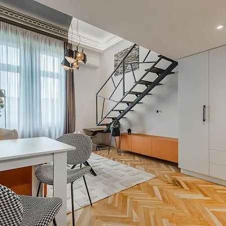 Apartamento Xiii Shades Pink Flamingo