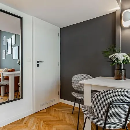 Apartamento Xiii Shades Pink Flamingo
